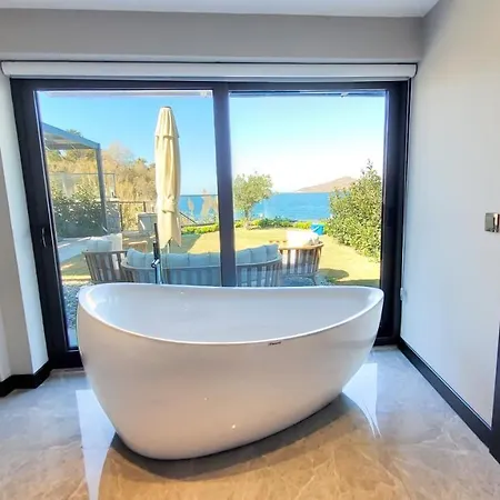Cimentepe Deluxe 2 - With Jacuzzi In Yalikavak Villa *