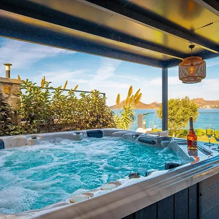 Cimentepe Deluxe 2 - With Jacuzzi In Yalikavak * Bodrum