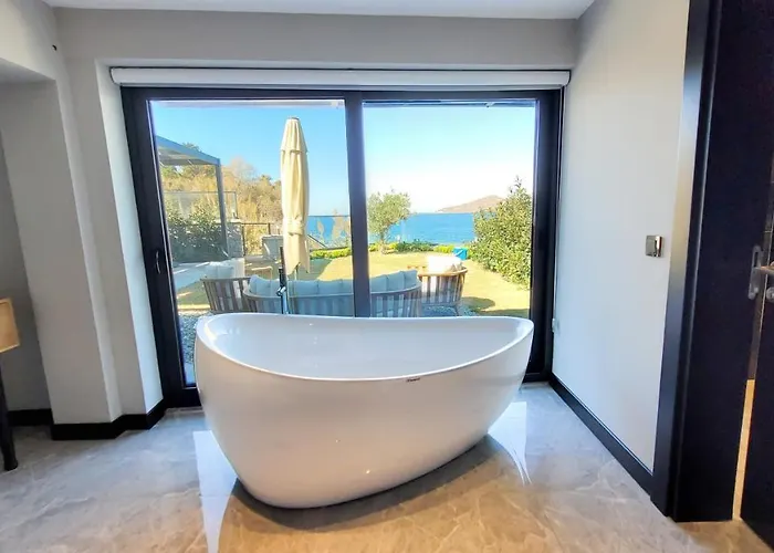 Cimentepe Deluxe 2 - With Jacuzzi In Yalikavak Vilă *